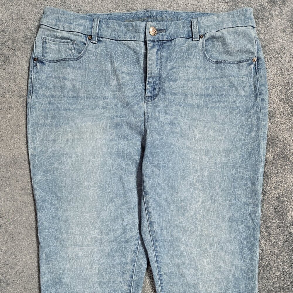 Chico's So Slimming Medallion Print Medium Wash Girlfriend Ankle Jeans Boho - Picture 5 of 10